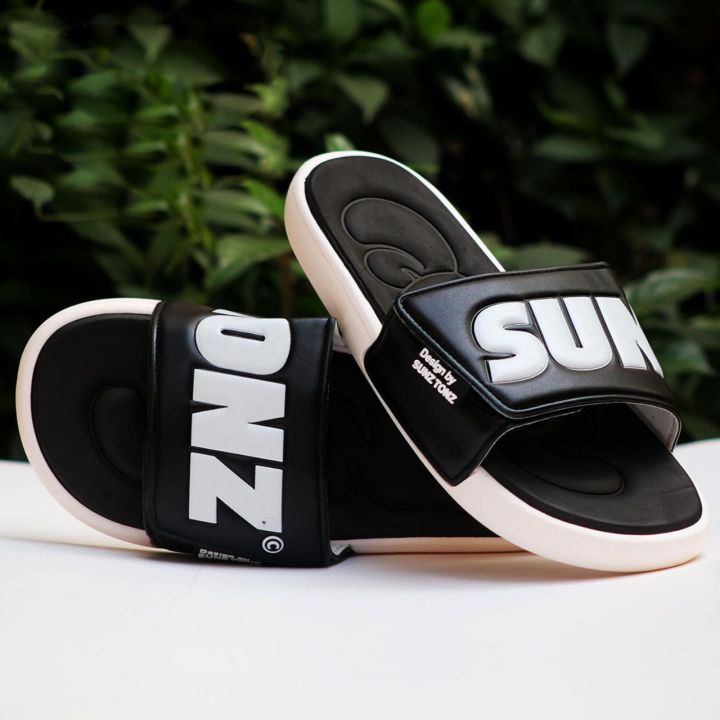 Fashionable%20And%20Stylish%20Black,%20Yellow,%20Green%20and%20White%20Color%20Slides%20Slipper%20SUNZTONZ%20Light%20Weight%20Casual%20Style%20Sandal%20for%20Men%20-%20Image%206