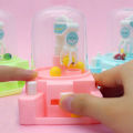 （New）Mini Ball Claw Manual Candy Grabber Machine Children Interactive Educational Toy. 