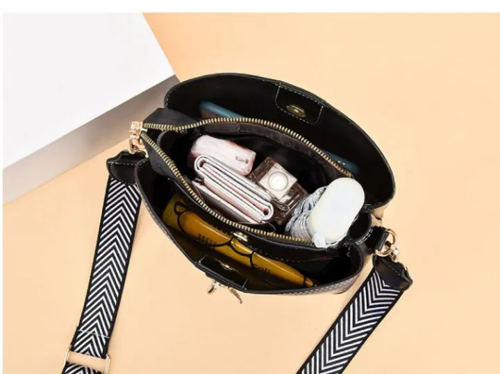 Wide%20Strap%202023%20PU%20Leather%20Women%20bucket%20Handbags%20Fashion%20Brand%20Designer%20Lady's%20Shoulder%20Crossbody%20Handbag%20Female%20Bags%20-%20Image%206