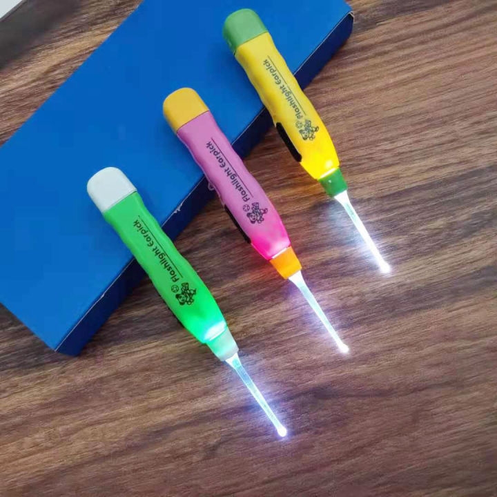 Baby%20and%20Adult%20LED%20Earwax%20Removal%20Tool%20%E2%80%93%20Flashlight%20Earpick%20with%20Tweezers%20and%203%20Interchangeable%20Spoons,%20Safe%20and%20Gentle%20Ear%20Cleaner%20with%20Light%20(1pcs)%20-%20Image%206