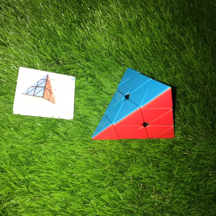 Rubik%E2%80%99s%20Very%20Flexible%20-%20Pyramid%20Cube%20-%20Image%205