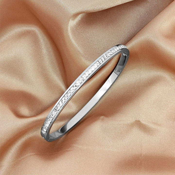 Alloy Inlaid Zircon Bracelet main image 1