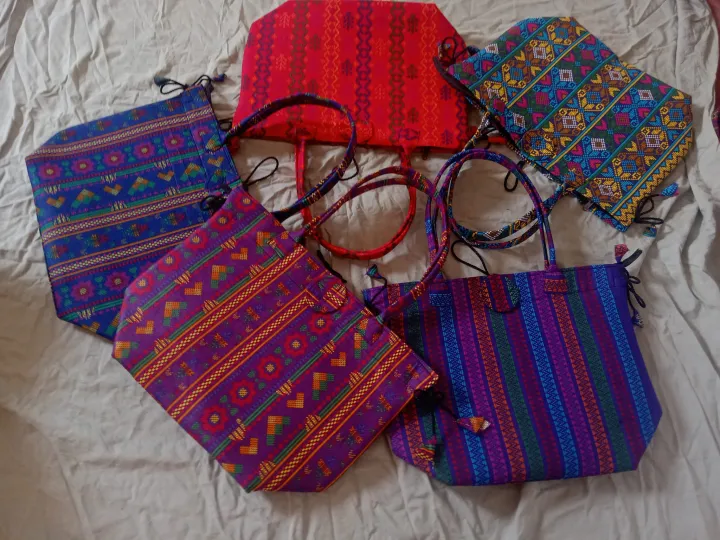 Homemade%20Cotton%20Hand%20Bag%20For%20Women%20-%20Add%20A%20Touch%20Of%20Elegance%20To%20Your%20Outfit%20With%20This%20Handcrafted%20Cotton%20Bag,%20Making%20It%20The%20Perfect%20Accessory%20-%20Image%202