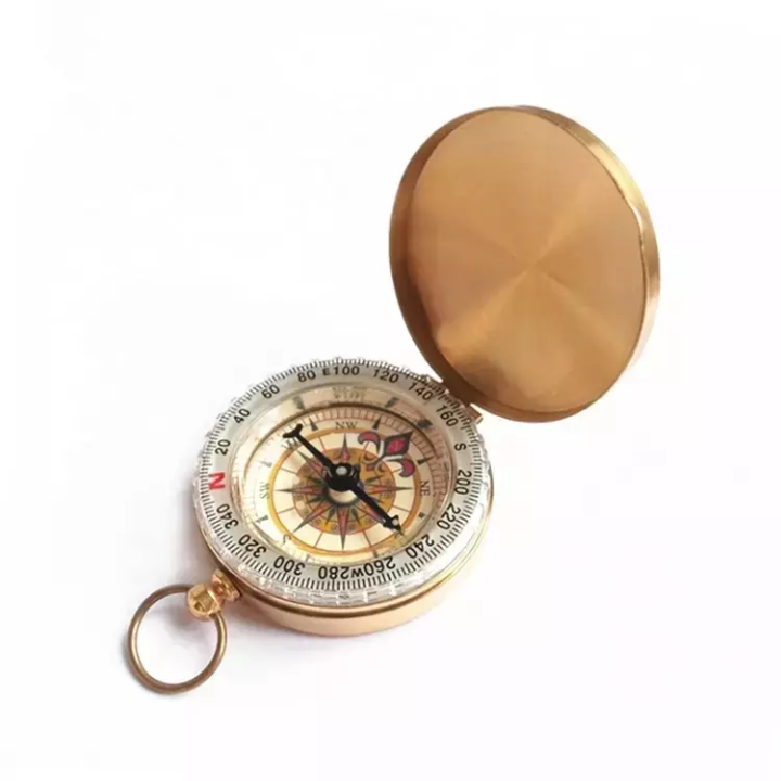 High-Grade%20Copper%20Flip%20Compass%20-%20Retro%20Rocket%20Design%20For%20Camping%20And%20Outdoor%20Adventures%20-%20Adding%20A%20Stylish%20Touch%20-%20Image%205