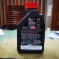 Motul 7100 4-Stroke Engine Oil 10W40 4T 100% Synthetic (1 Liter). 