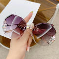 Frameless Cut Edge Studded Sunglasses For Women High-end And Fashionable Sunglasses UV Resistant Glasses. 
