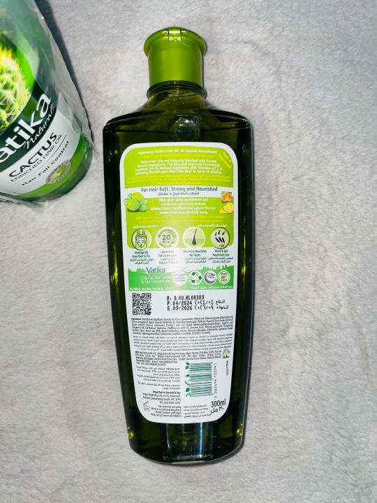 Vatika%20Naturals%20'Olive'%20Enriched%20Hair%20Oil%20-%20Nourish%20&%20Protect%20-%20Vitamin%20A,%20E,%20F%20-%20Image%202