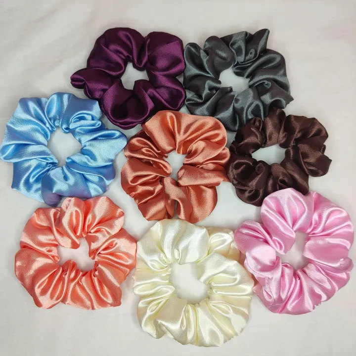 Silk%20Scrunchie%20Hair%20Band%20for%20girls%202-Pieces%20-%20Image%204