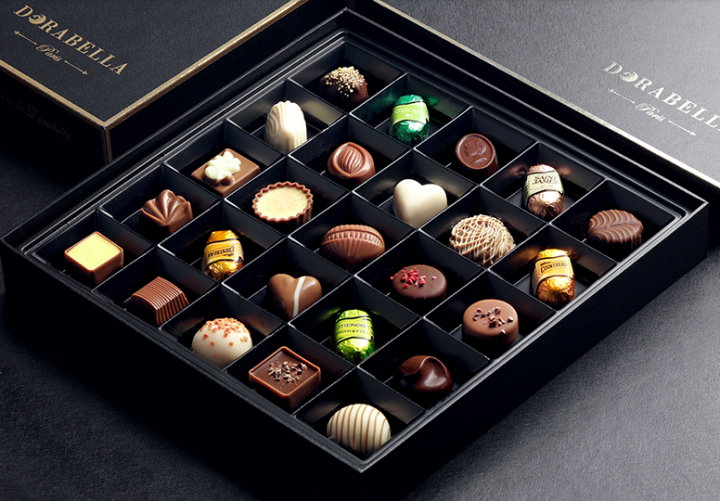 Custom%20Luxury%20Gift%20Paper%20Chocolate%20Packing%20Box%20manufacturer,Magnetic%20Chocolate%20gift%20packaging%20boxes%20with%20insert%20---PX2001%20-%20Image%205