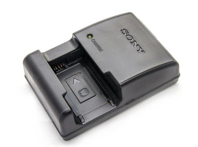 Sony%20NP-FW50%20Charger%20for%20Sony%20Alpha%20a6500%20a5100%20A7R%20II%20a6300%20ILCE-6000L%20ILCE-6300%20NEX-5%20A7%20a6000%20A7sii%20a3000%20A7%20II%20ILCE-6500%20NEX-7%20DSC-RX10%20III%20NEX-6%20-%20Image%204