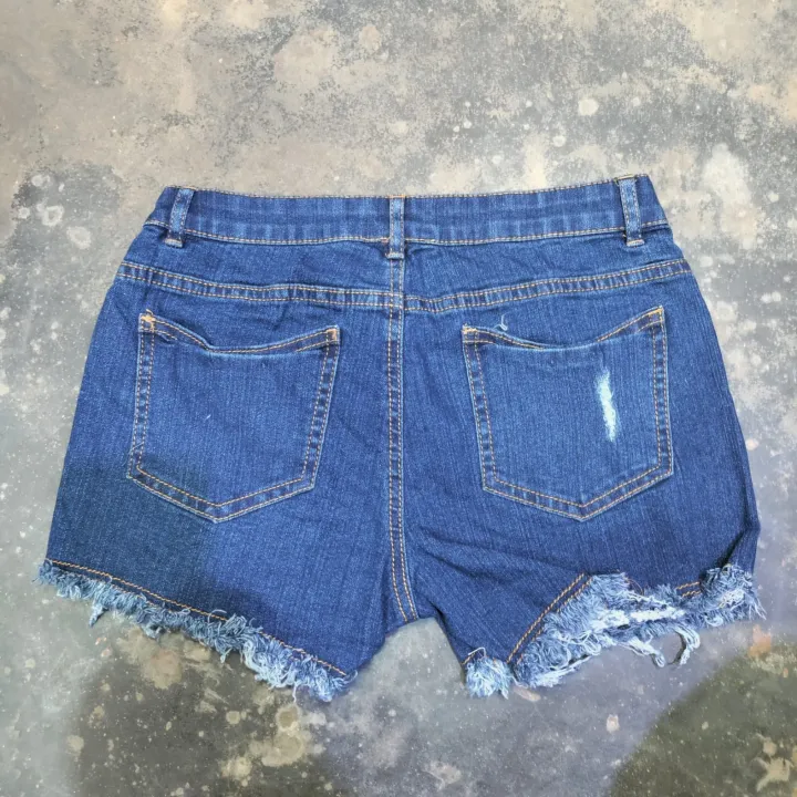 Stylish%20Casual%20Sexy%20&%20Fashionable%20Short%20Jeans%20Pant%20Young%20Women%20-%20Image%203