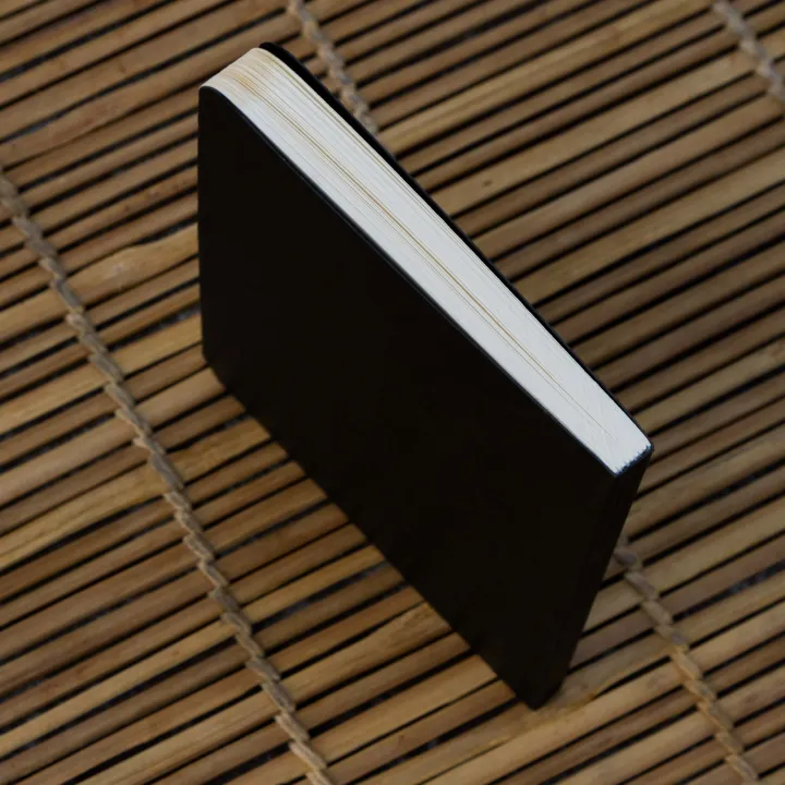 Leaf%20Series%20Black%20Leaf%20Notebook%20-%20Image%204