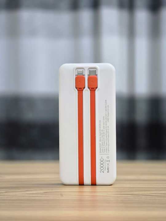 Good%20Cool%20Portable%20Fast%20Charging%2020,000mAh%20Minimalistic%20Power%20Bank%20with%20Cable%20-%20%20LED%20Power%20Display.%20-%20Image%204