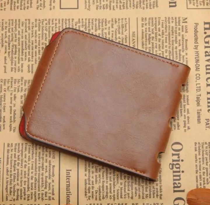 Men's%20Leather%20Wallet%20with%20Button%20and%20Accordion%20Design%20-%20Image%2010