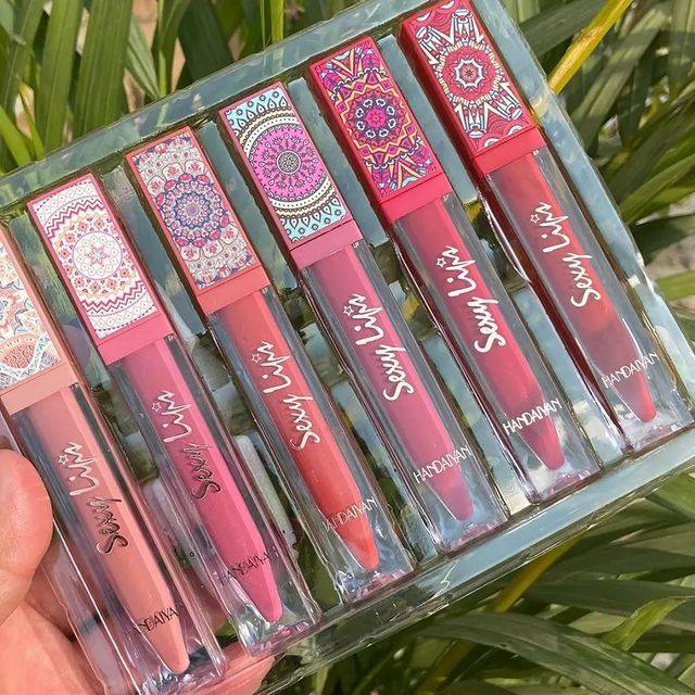 Handaiyan%20Bohemian%20Rhapsody%20Matte%20Lipstick%20Set%20-%206%20Vibrant%20Shades%20-%20Image%204