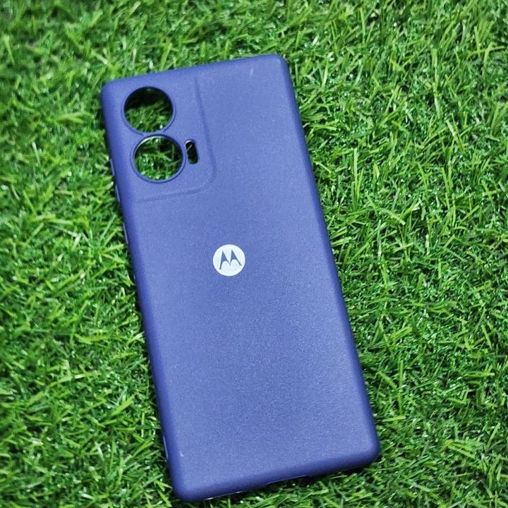 Back%20Cover%20for%20Moto%20Edge%2050%20Fusion%20Silicon%20Cover%20-%20Image%202