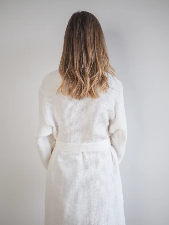 White%20Waffle%20Bathrobe%20%E2%80%93%20100%25%20Cotton%20%7C%20Unisex%20Soft%20&%20Lightweight%20Robe%20for%20Men%20&%20Women%20(Free%20Size,%20White)%20-%20Image%206