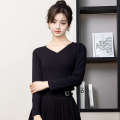 Uniqlo Spring Summer Autumn Collection Interior and Exterior Slim fit Women's Solid Color Short T shirt V neck Long Sleeve Bottom Shirt.