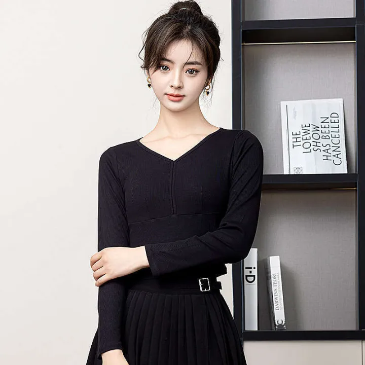 Uniqlo%20Spring%20Summer%20Autumn%20Collection%20Interior%20and%20Exterior%20Slim%20fit%20Women's%20Solid%20Color%20Short%20T%20shirt%20V%20neck%20Long%20Sleeve%20Bottom%20Shirt%20-%20Image%202