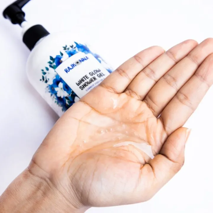 Rajkonna%20White%20Glow%20Shower%20Gel%20330ml%20with%20Free%20Loofah%20%7C%20Almond%20Milk%20&%20Carrot%20Seed%20Oil%20%7C%20Brightening,%20Moisturizing%20&%20Deep%20Cleansing%20Body%20Wash%20-%20Image%208