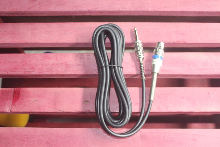 XLR%20Cable%20for%20Dynamic%20Microphone%20-%20Image%205