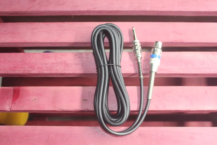 XLR%20Cable%20for%20Dynamic%20Microphone%20-%20Image%205