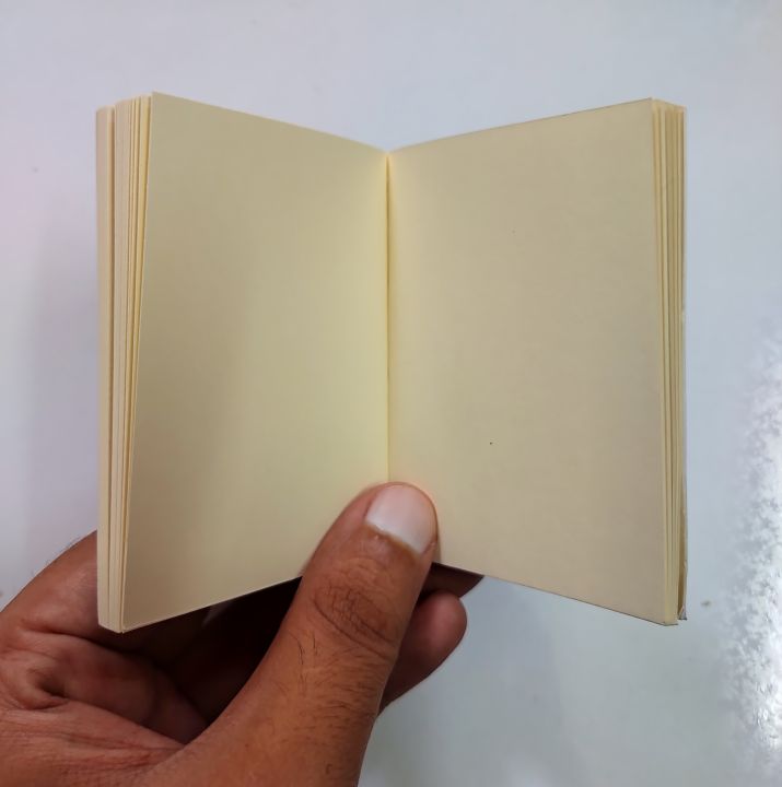Flower%20black%20cover%20MINI%20Notebook%20(3.1"/2.3"size,%2060sheet/120page%20-%20Image%204