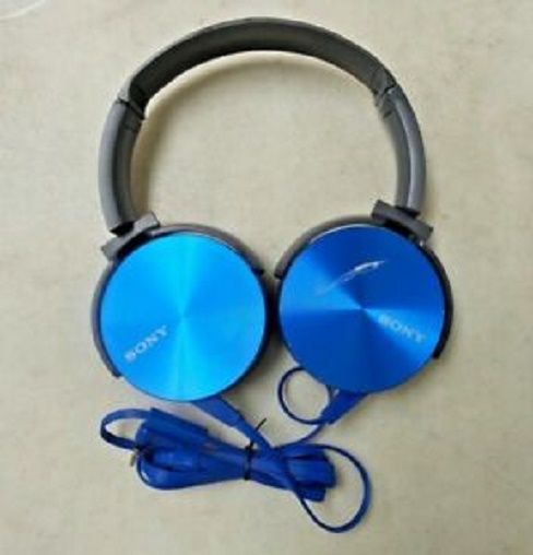 Sony%20Extra%20Bass%20Wired%20Headphones%20-%20Image%206