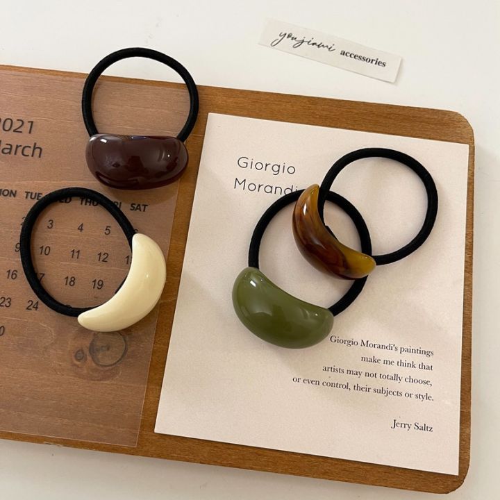 Korean%20Dongdaemun%20chic%20hair%20rope%20for%20women,%20simple%20temperament,%20cool%20style,%20acrylic%20arc%20black%20rubber%20band%20headband%20hair%20rope%20-%20Image%203