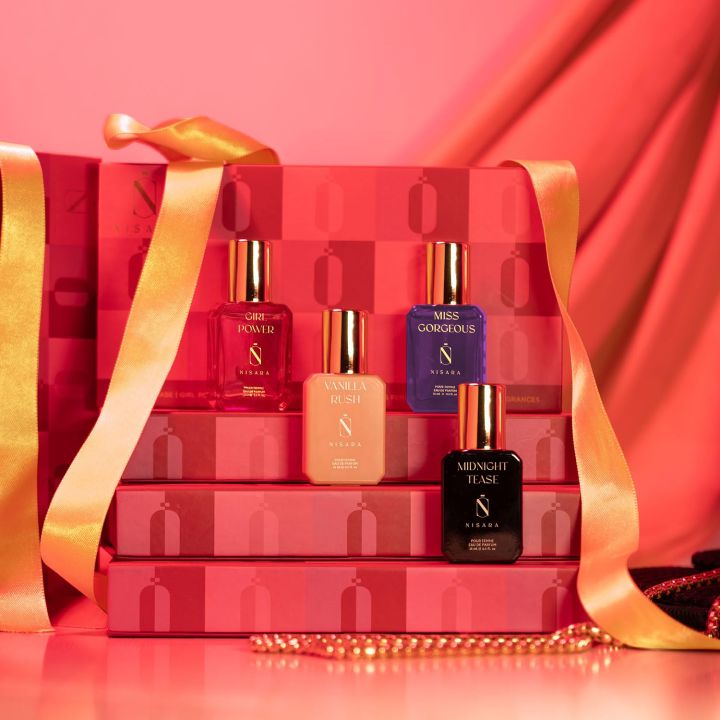 Nisara%20Long%20Lasting%20Woman%20Perfume%20Gift%20Set%204x15ml(60ml)%20%7C%20Notes:-%20Warm%20Vanilla,%20Floral%20Woody%20Musky%20with%20%7C%20Midnight%20Tease%20%7C%20Girl%20Power%20%7C%20Vanilla%20Rush%20%7C%20Miss%20Gorgeous%20%7C%20Travel%20&%20Pocket%20friendly%20perfume%20kit%20for%20all%20moods%20&%20occasions%20-%20Image%204