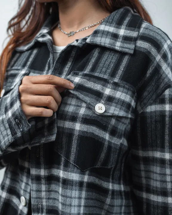Plaid%20Flannel%20Jacket%20in%20Black%20and%20Grey%20-%20Image%206