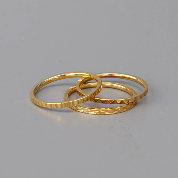 Chris%20April%20316L%20texture%20ring%20gold%20stainless%20steel%20knuckle%20triple%20layer%20pinky%20ring%20for%20men%20-%20Image%204