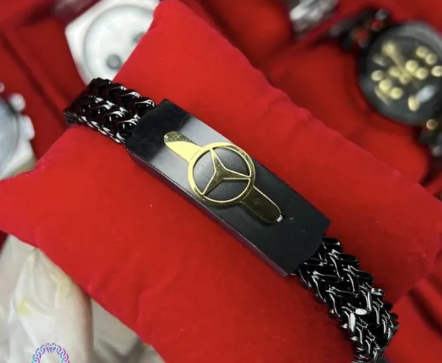 Premium%20Man's%20Stylish%20Bracelet%20vairal%20ss%20steel%20bracelet%20for%20smart%20boys%20and%20fashion%20item%20-%20Image%203