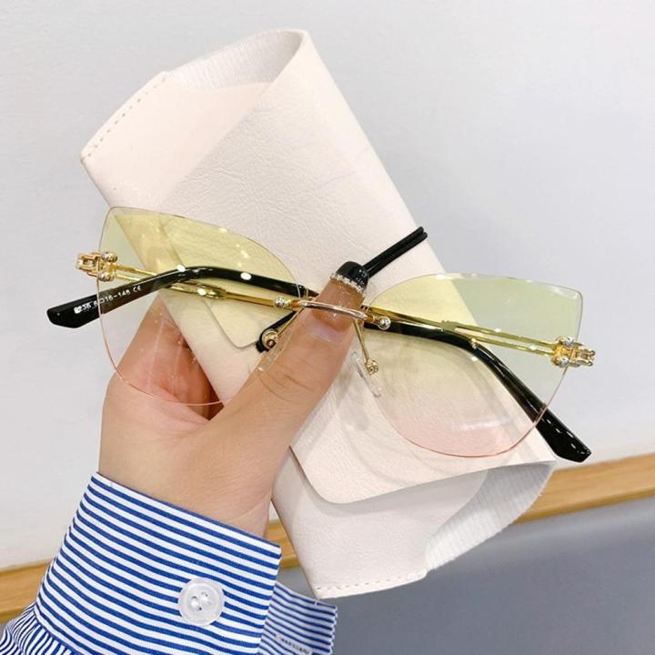Gradient%20lenses%20Sunglasses%20Trendy%20Unisex%20style%20UV400%20protection%20Vintage%20eyeglasses%20Lightweight%20frame%20Fashionable%20design%20Rimless%20sunglasses%20for%20Outdoor%20activities%20Beach%20vacations%20Fashion%20events%20Costume%20-%20Image%208