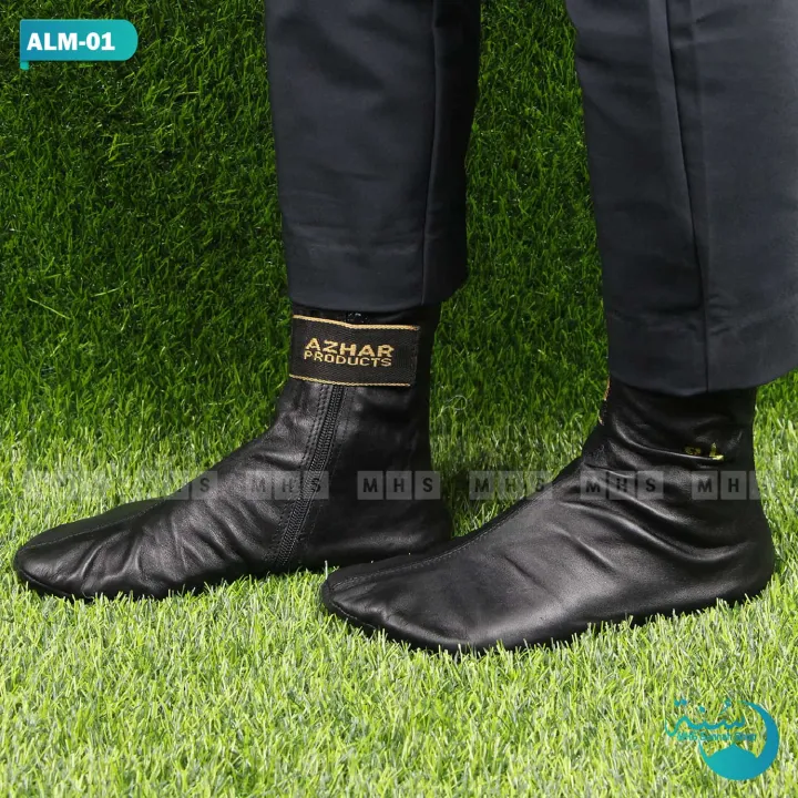 Black%20Color%20Azhar%20Leather%20Zipper%20Socks%20For%20Men%20And%20Women%20%7C%7C%20Roop%20Fashion%20Unisex%20Leather%20Winter%20Socks%20%7C%7C%20%20Zipper%20Soft%20Halaal%20Leather%20Socks%20-%20Image%209