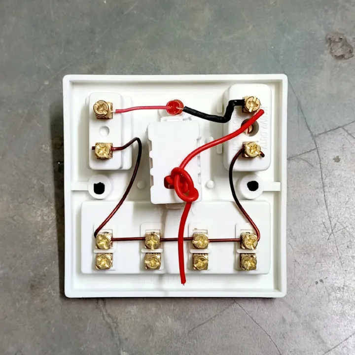 Electric%20Multi%20Switch%20And%20Socket%20With%20Ragulator%20And%20Indicator(8%20In%201)%20-%20Remote%20Control%20Switch%20-%20Image%206