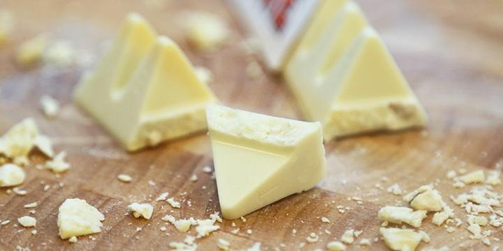 Toblerone%20Milk%20Chocolate%20-%20White%20-%20100g%20-%20Image%203