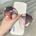 Sunglasses Women 2022 Fashion Tea Gradient Ocean Water Cut Trimmed Lens Metal Curved Temples Sun Glasses Cycling Female UV400.