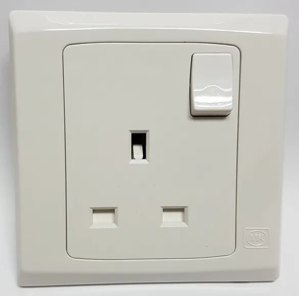 MK Made in Singapore SLIMLINE PLUS 13A 3 Pin Flat 1 Gang Socket with ...