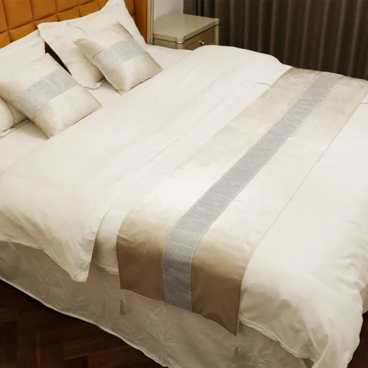 50X180cm%20Diamond%20Flannel%20Bedspread%20Bed%20Runners%20Velvet%20Wavy%20Pattern%20Double-faced%20Throw%20Runners%20Home%20Hotel%20Decoration%20Bed%20Flag%20-%20Image%205