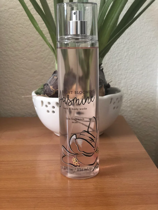 Bath%20&%20Body%20Works%20and%20Night%20Blooming%20Jasmine%20Fine%20Fragrance%20Mist%20-%20Image%205