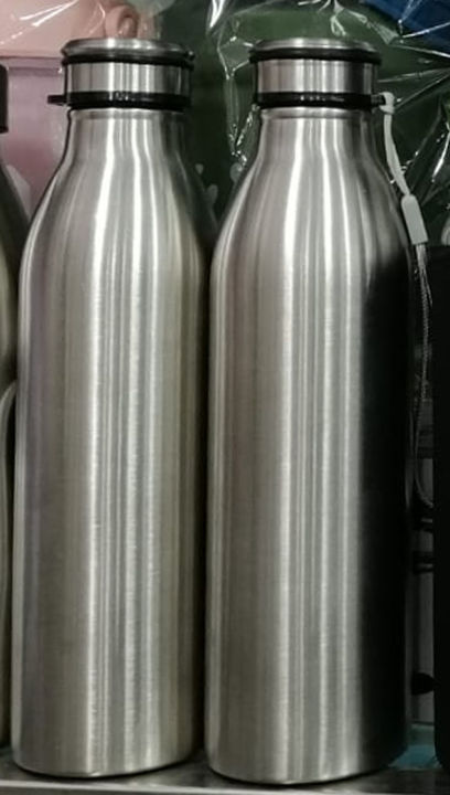 Stainless%20Steel%20Water%20Bottle%20For%20School%20Kids,%20Men%20&%20Women%20700Ml%20-%20Stay%20Hydrated%20Throughout%20The%20Day%20With%20This%20Portable%20And%20Stylish%20Water%20Bottle%20-%20Water%20Bottle%20-%20Image%209