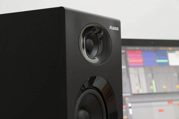 Alesis%20Elevate%204%20-%2050%20W%20Powered%20Desktop%20Studio%20Speakers%20(Pair)%20with%20Subwoofer%20Output%20for%20Home%20Studios%20/%20Video-Editing%20/%20Gaming%20and%20Mobile%20Devices%20-%20Image%204