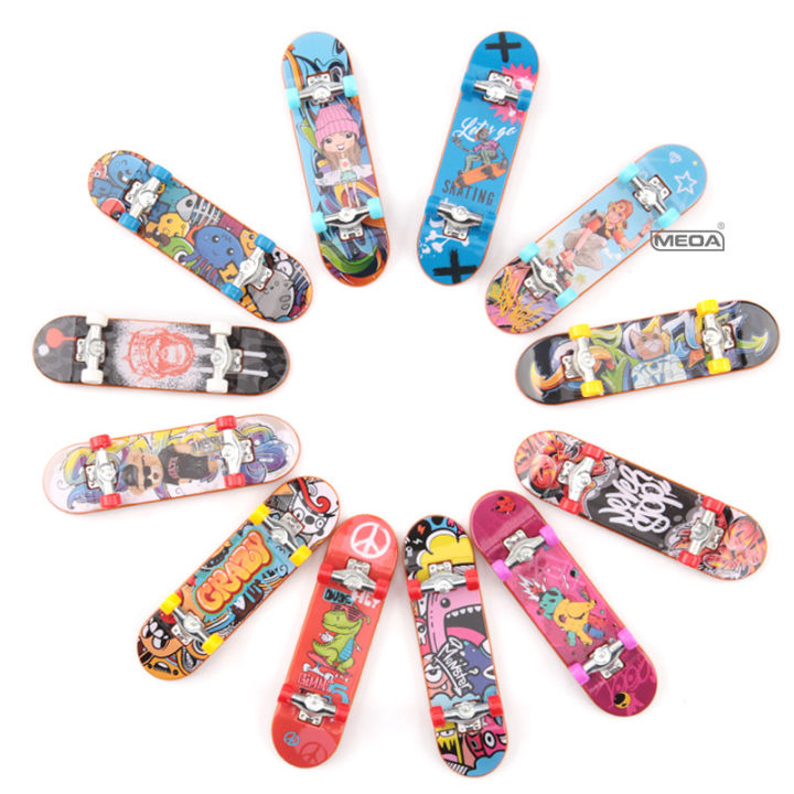 GC%20Mini%20Finger%20Toy%20Set%20Mini%20Finger%20Scooter%20Finger%20Skateboard%20Roller%20Skates%20Board%20Game%20Fingertip%20Toys%20Birthday%20Xmas%20Gifts%20For%20Kids%20-%20Image%205