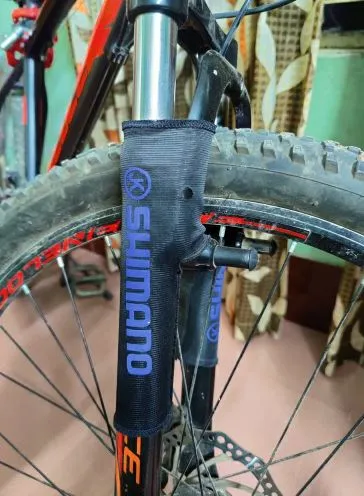 Bicycle%20Cycle%20Suspension%20Fork%20Cover%20-%20Black%202pc%20-%20Image%203