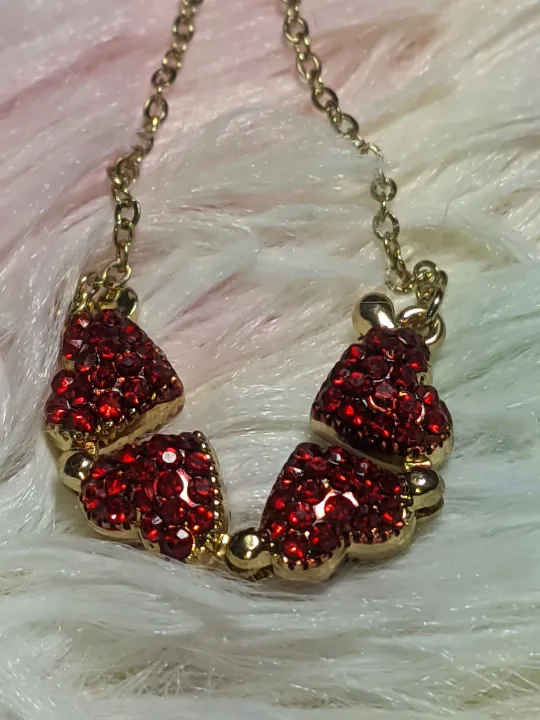 Magnet%20Chain%20locket%20for%20girls%20-%20Image%202