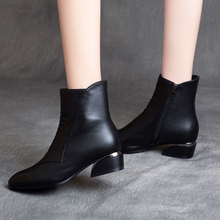 Mature%20fashion%20mom%20leather%20boots%20mid%20heel%20women's%20boots%20autumn%20and%20winter%20new%20korean%20version%20pointed%20toe%20block%20heel%20short%20fashion%20boots%20for%20women%20-%20Image%204