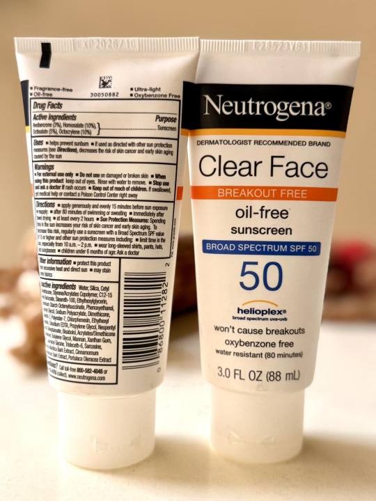 Original%20USA%20made%20Neutrogena%20clear%20%20Face%20oil%20free%20Sunscreen%20spf%2050%2088%20ml%20-%20Image%202