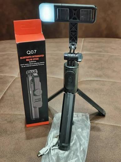 Q07 Selfie Stick Tripod with Removable Wireless Bluetooth Remote Shutter Compatible,Lightweight Extendable Aluminum Pocket Selfie Stick
