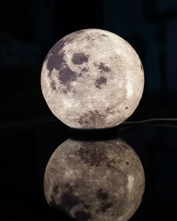 3D%20Printed%20Illuminated%20Moon%20Table%20Lamp%20-%20High-Resolution%20Surface,%20Textured%20Wavy%20Stand,%20Custom%20Sizes%20(6-Inch%20&%208-Inch)%20-%20Image%206